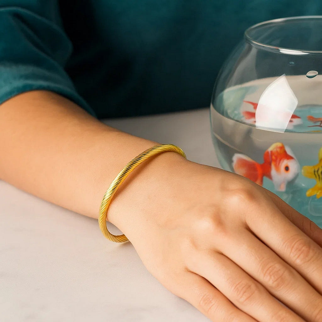 14k Yellow Gold Polished Cable Motif Bangle (5.00 mm)