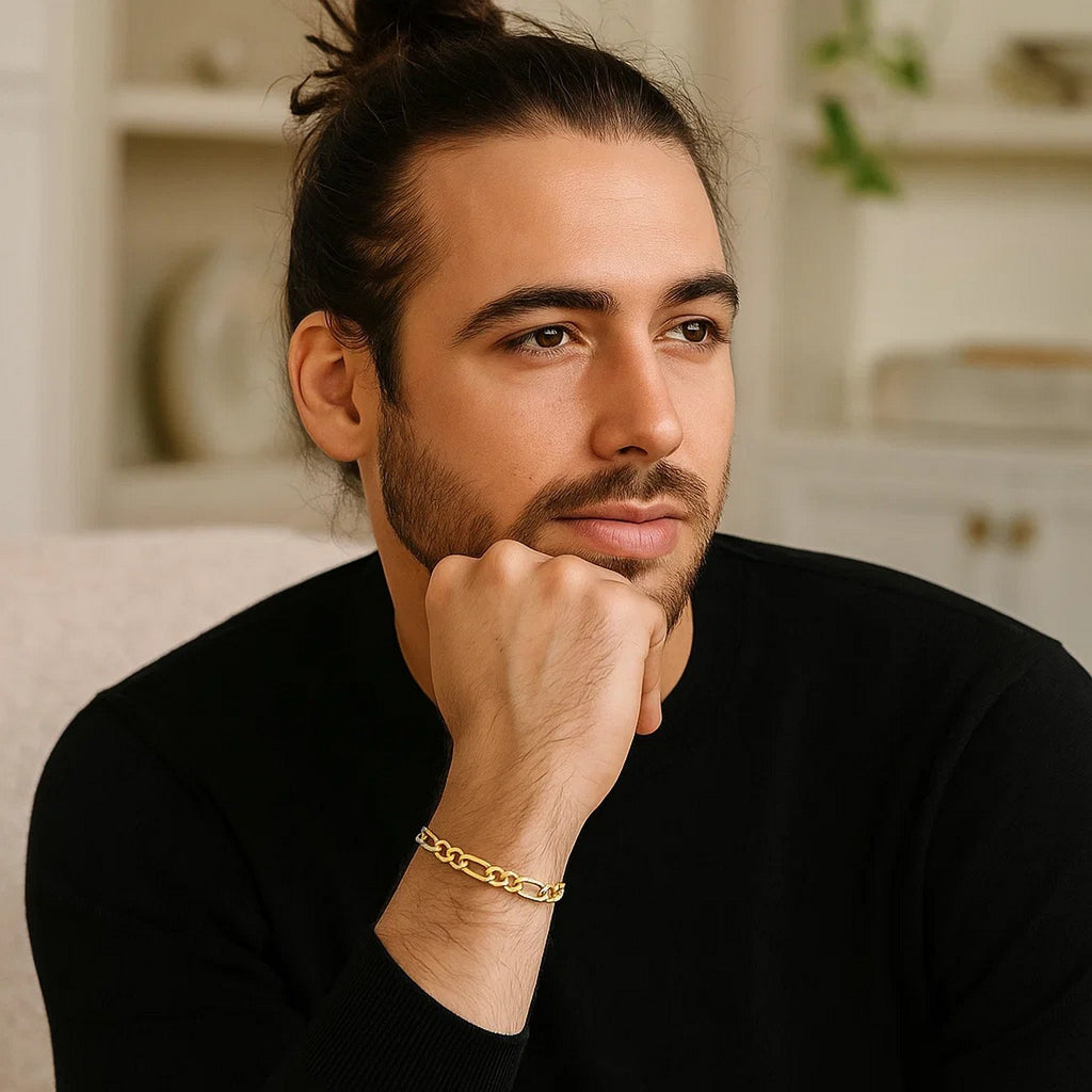 14k Yellow Gold Lite Figaro Bracelet (5.60 mm) - Side View | BIJOLINA