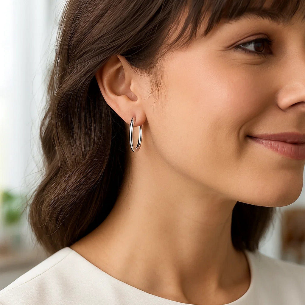 14k White Gold Polished Hoop Earrings (4x25mm)