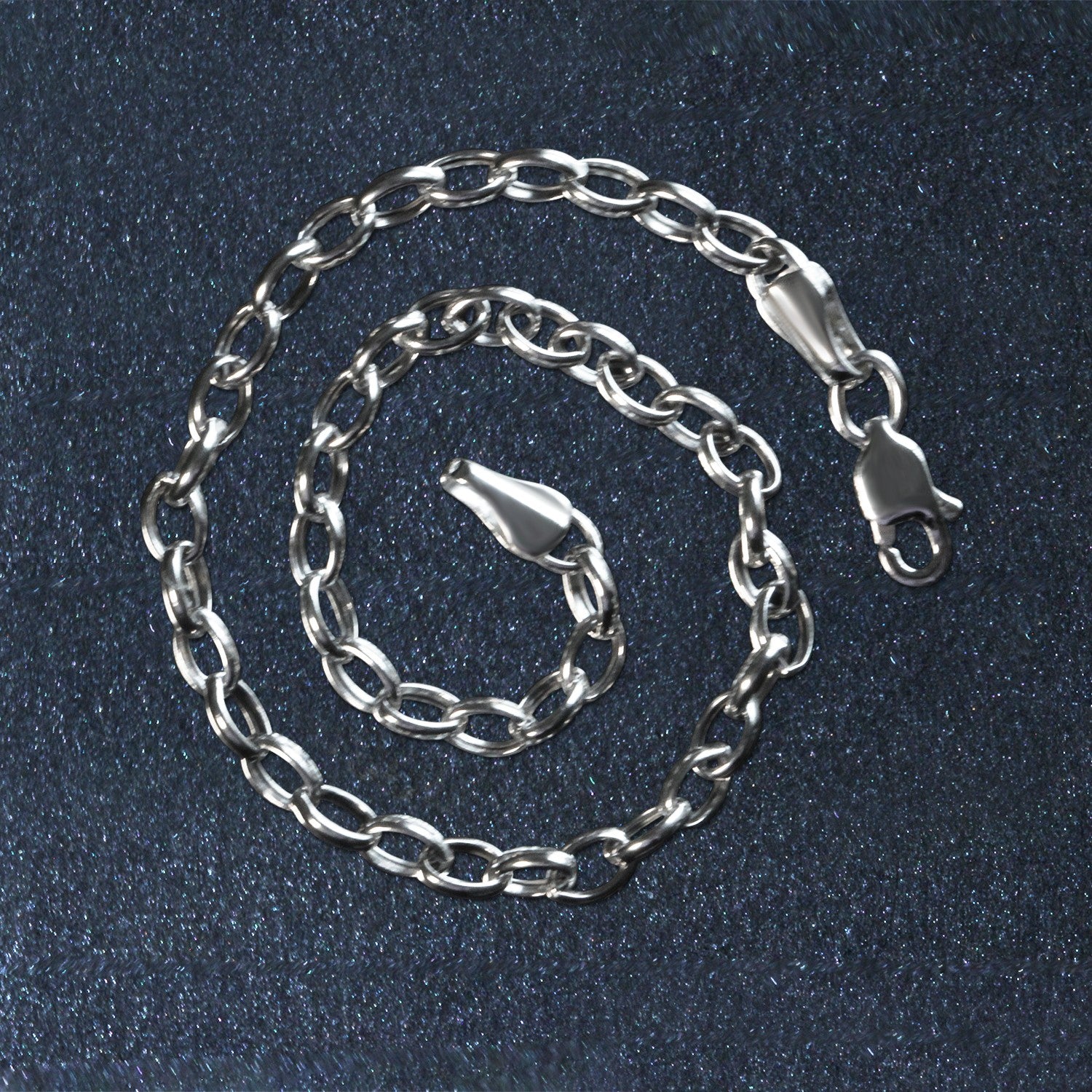 14k White Gold Oval Rolo Bracelet  (3.20 mm) - Close-Up | BIJOLINA