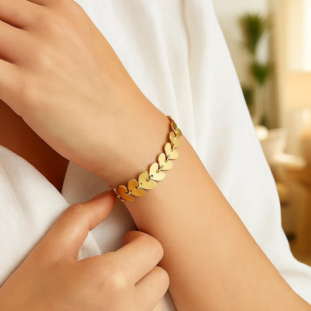 Heart Link Bracelet in 14K Yellow Gold | BIJOLINA