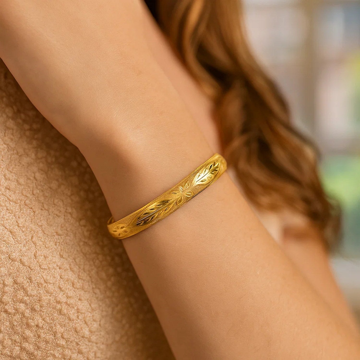 Classic Floral Carved Bangle in 14k Yellow Gold (8.00 mm)