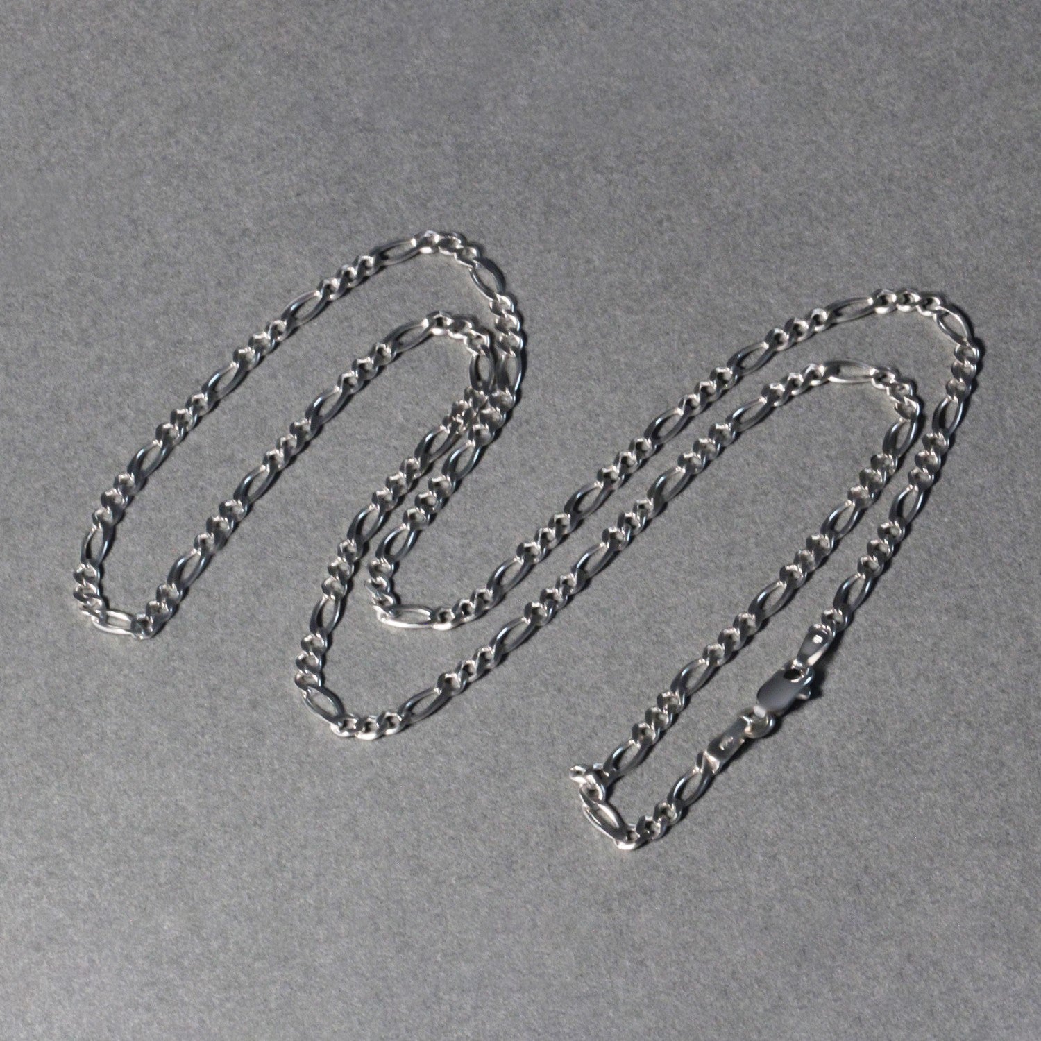 14k White Gold Solid Figaro Chain (2.60 mm)