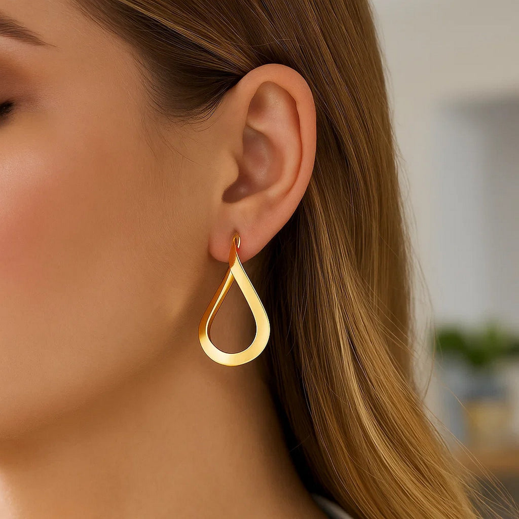 14k Yellow Gold Flat Polished Twisted Hoop Earrings - Detail | BIJOLINA